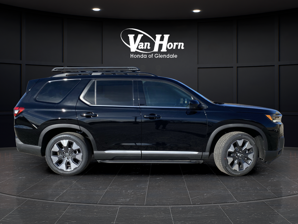 New 2026 Honda Pilot Touring 4D Sport Utility | #V206602N | Van