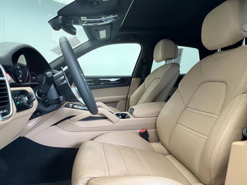 Thumbnail: 2023 Porsche Cayenne - 5