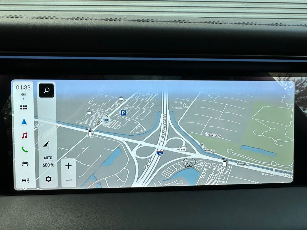 Thumbnail: 2025 Porsche Macan - 29