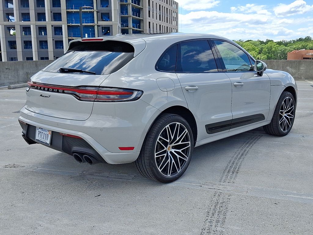 2024 Porsche Macan T 9