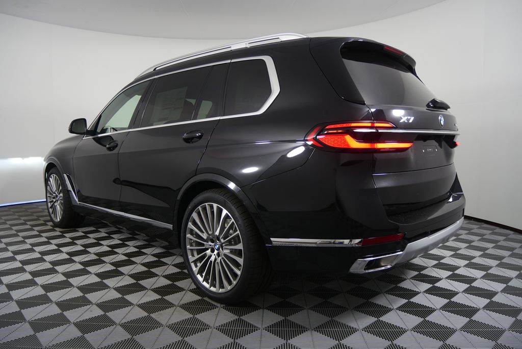 Thumbnail: 2026 BMW X7 - 5