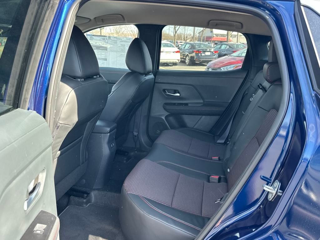 2025 Nissan Kicks SR photo