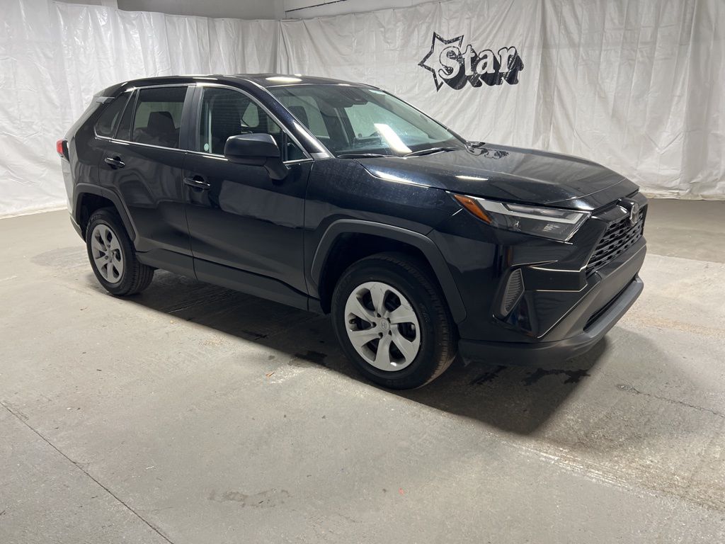 2025 Toyota RAV4 LE FWD