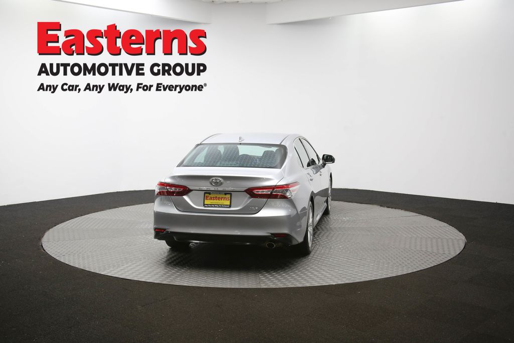 Used 2019 Silver Toyota XLE image 32