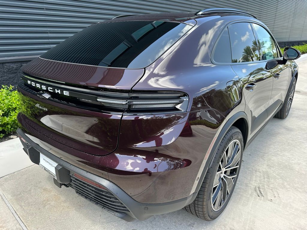 Thumbnail: 2025 Porsche Macan - 9