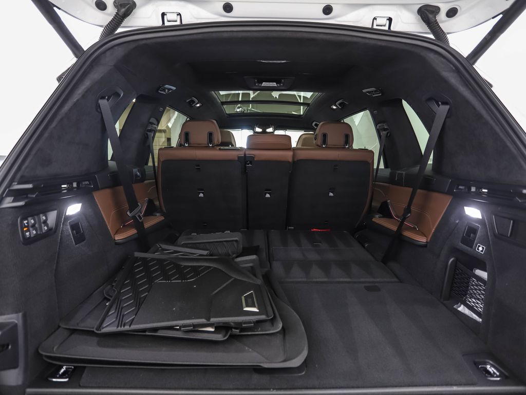 Thumbnail: 2023 BMW X7 - 29