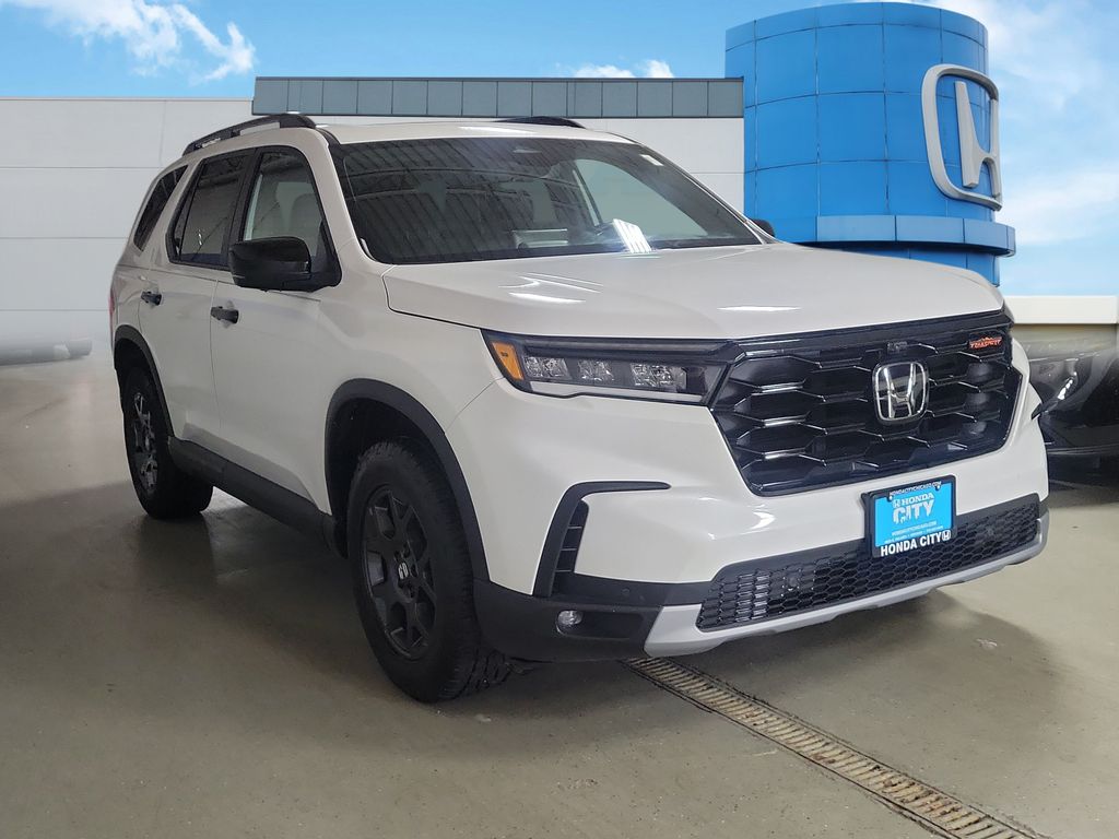 Platinum White Pearl 2024 Honda Pilot SUV / Crossover All-Wheel Drive Automatic