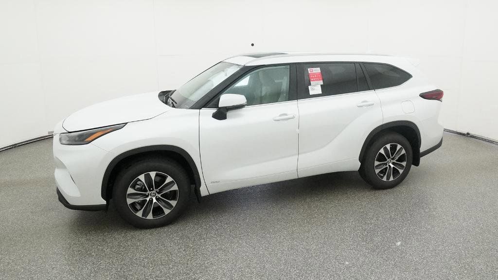 Thumbnail: 2025 Toyota Highlander - 2