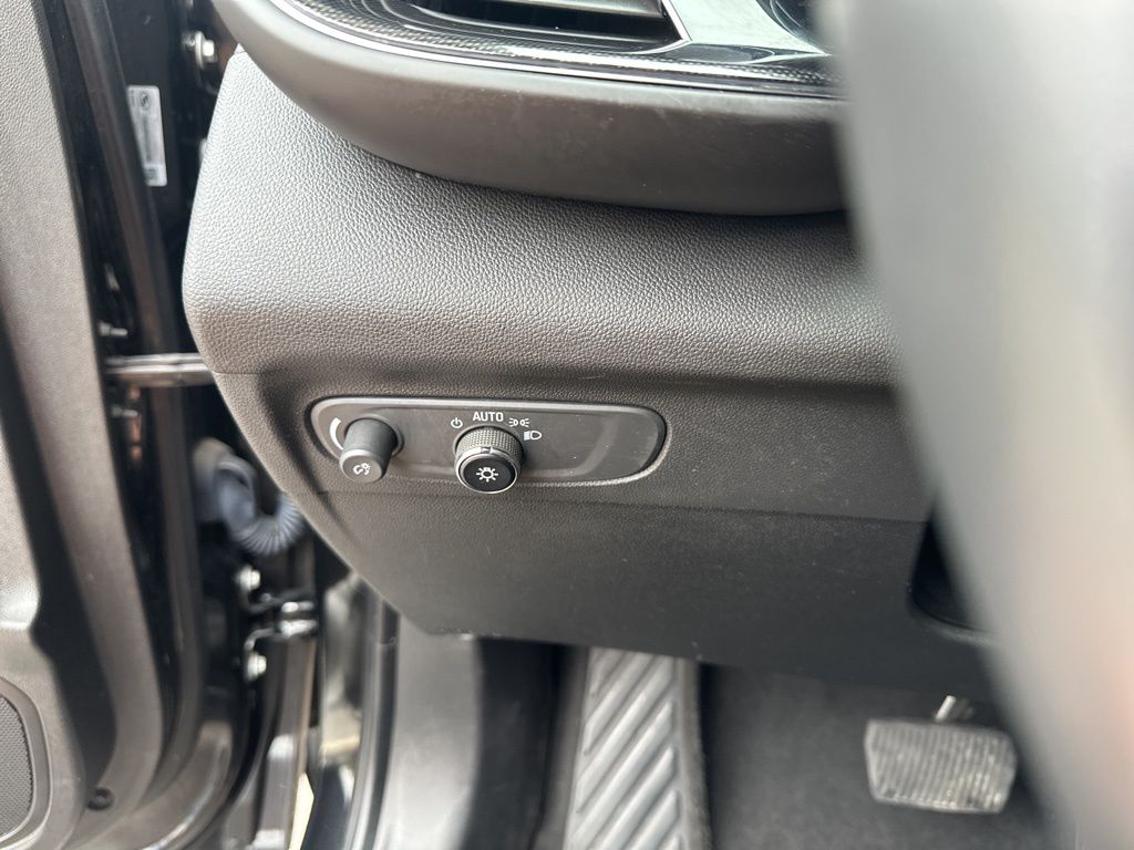 Used Car 2023 Buick Envision  Essence For Sale Under $25,000 In Austin, Texas