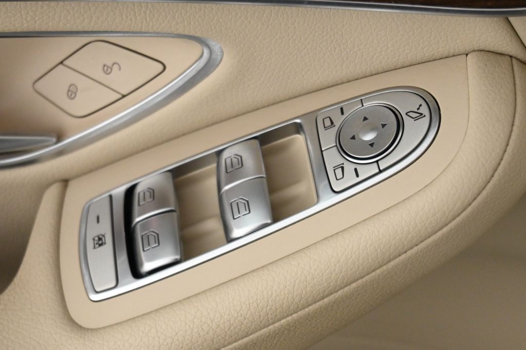 Thumbnail: 2021 Mercedes-Benz GLC - 29