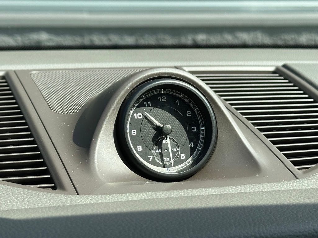 Thumbnail: 2022 Porsche Macan - 32