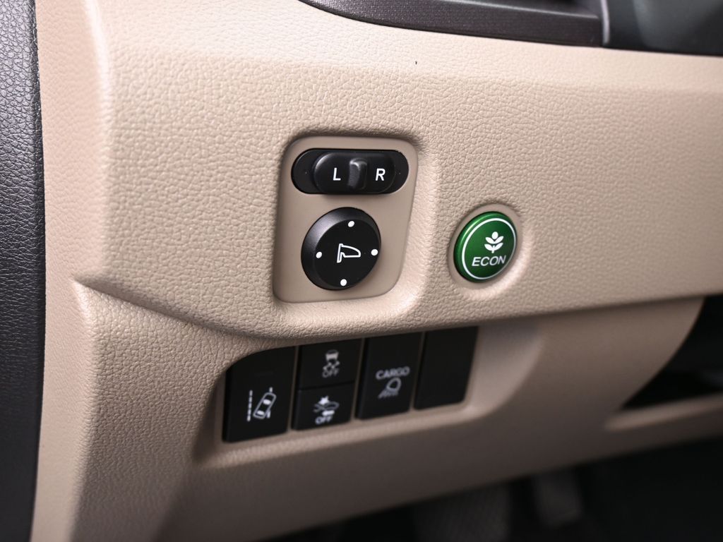 Used 2023 Platinum White Pearl Honda RTL image 15