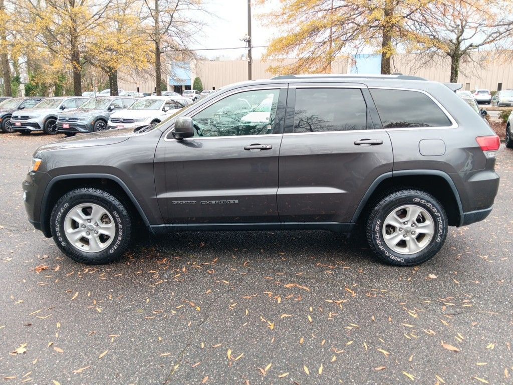 2017 Jeep Grand Cherokee Laredo 2