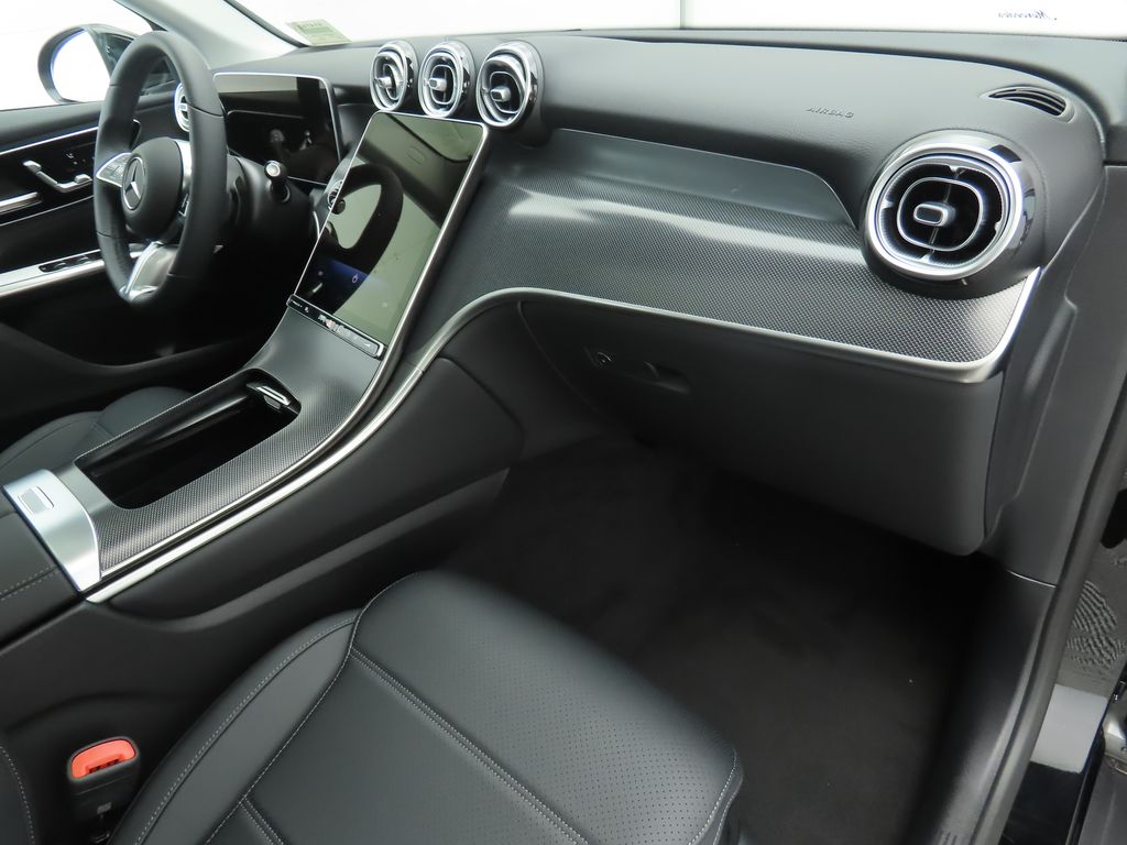 Thumbnail: 2026 Mercedes-Benz GLC - 17