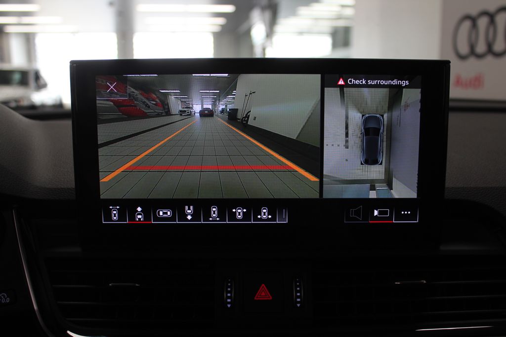 Thumbnail: 2023 Audi SQ5 - 20