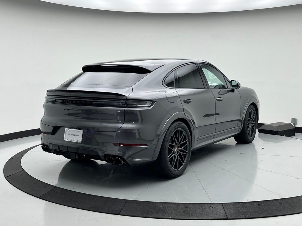 Thumbnail: 2025 Porsche  - 10