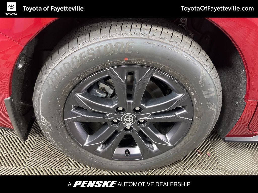 Thumbnail: 2025 Toyota Sienna - 17