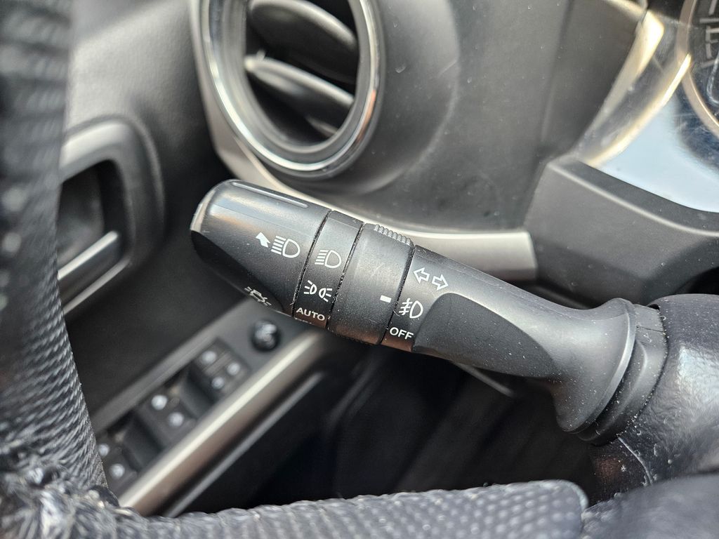 2021 Toyota Tacoma SR5 22