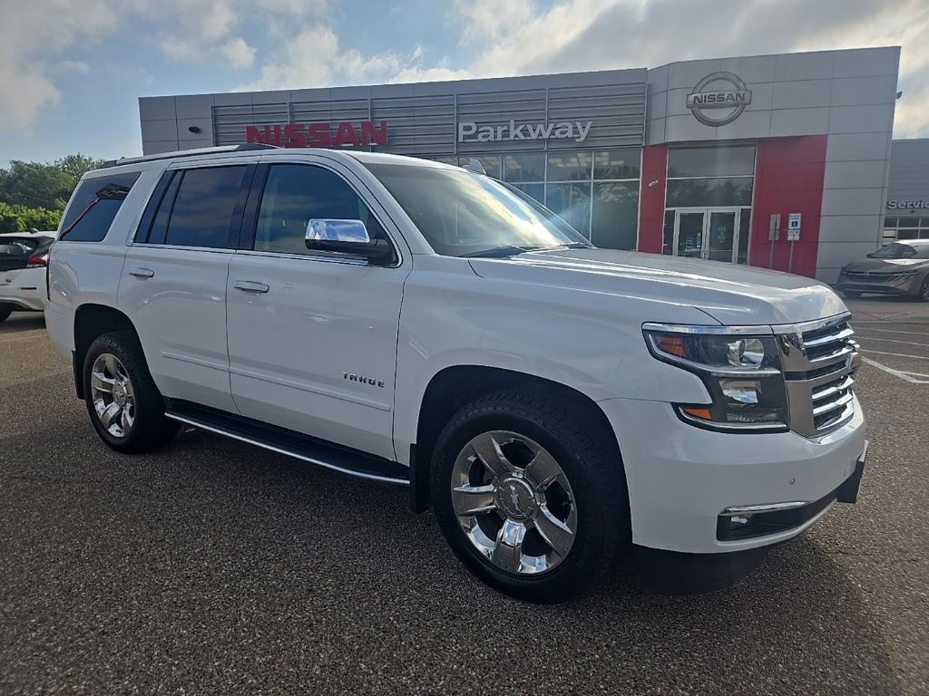 Summit White 2019 Chevrolet Tahoe SUV / Crossover Four-Wheel Drive 6-Speed Automatic Overdrive