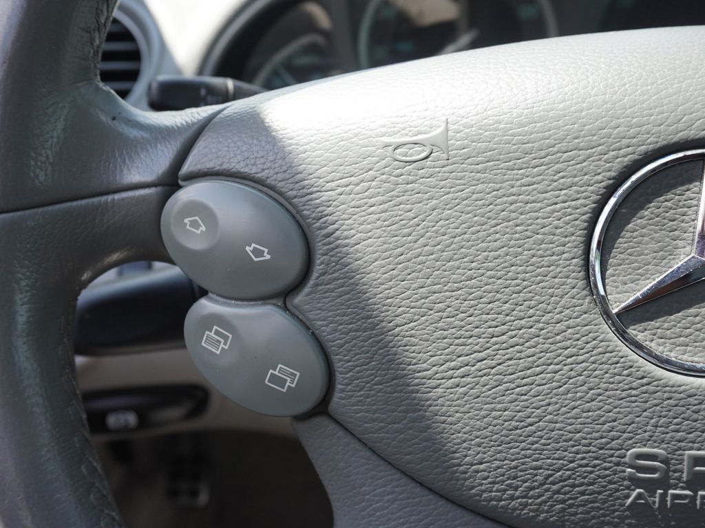 Used 2005 Silver Mercedes-Benz SL 500 image 29