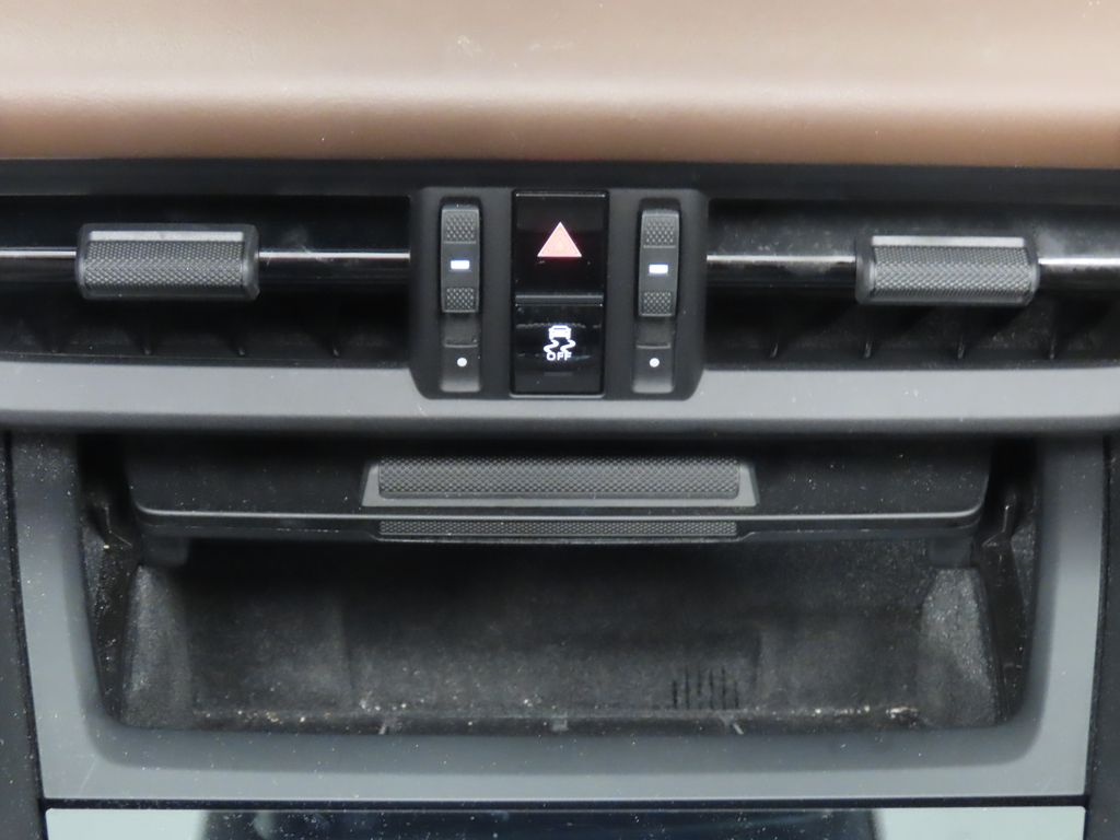 Thumbnail: 2024 Porsche Macan - 29