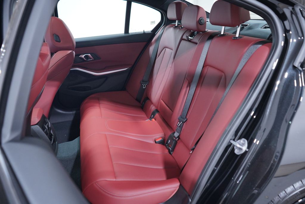 Thumbnail: 2026 BMW 3 Series - 10