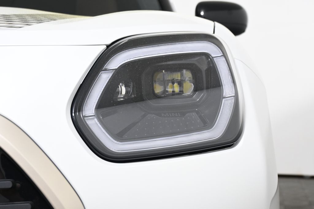 Thumbnail: 2027 MINI Cooper Countryman - 11