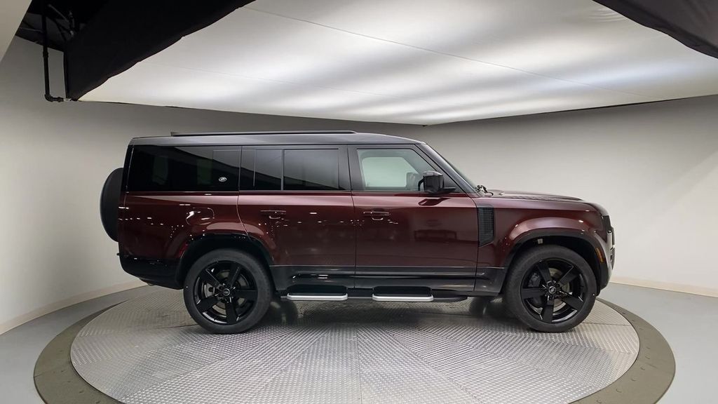 Thumbnail: 2023 Land Rover Defender - 9