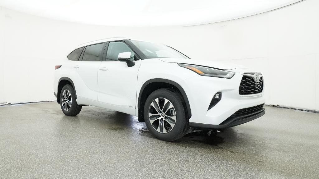 Thumbnail: 2025 Toyota Highlander - 2