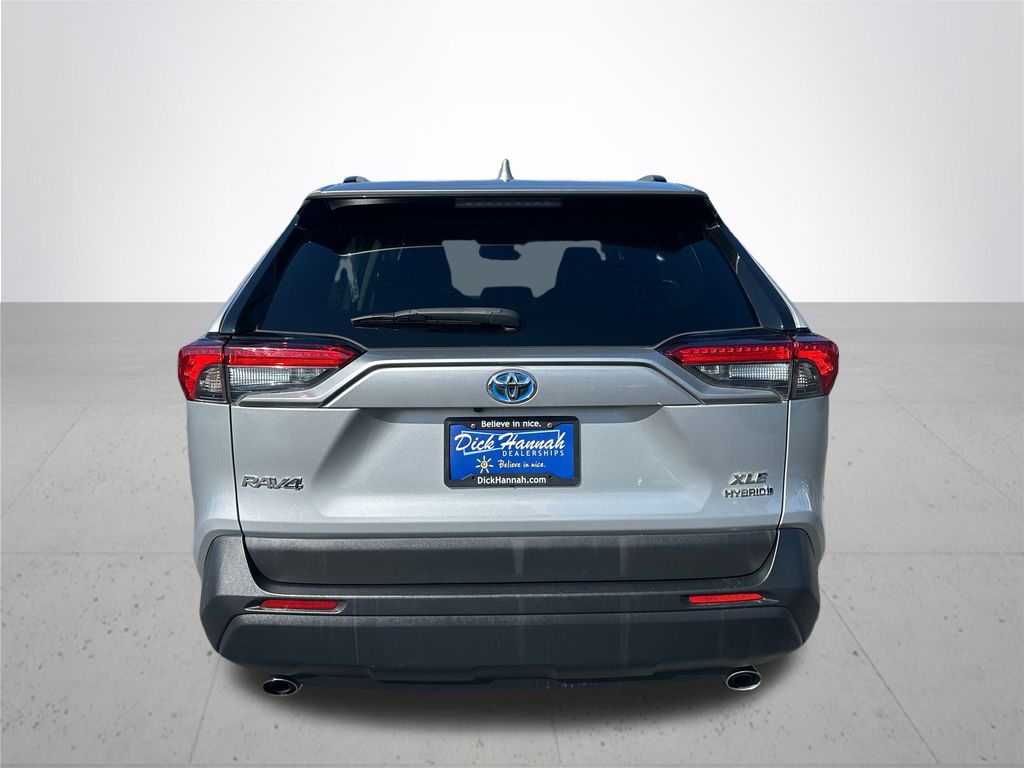 2021 Toyota RAV4 Hybrid XLE