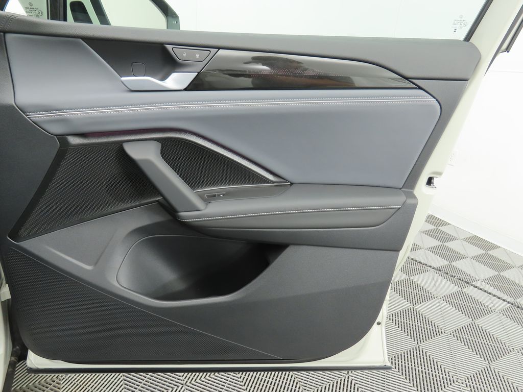 Thumbnail: 2025 Volkswagen Tiguan - 26