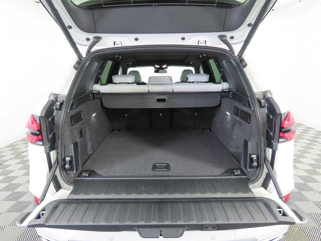 Thumbnail: 2026 BMW X5 - 27