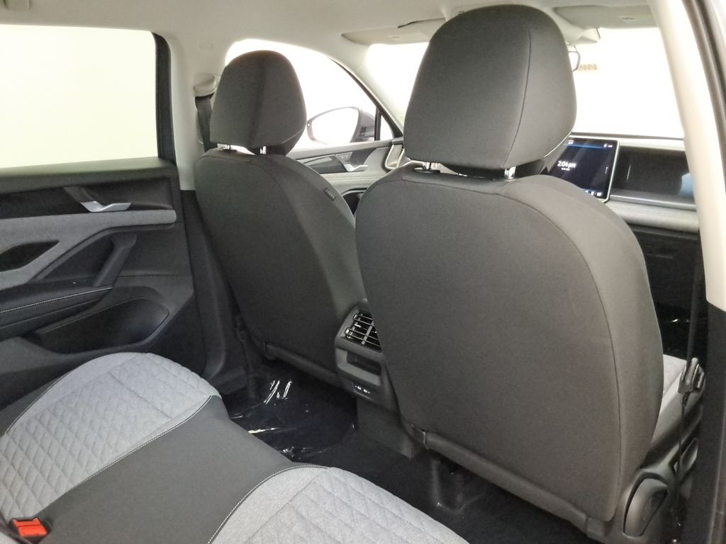 used 2025 Volkswagen Tiguan car, priced at $25,999