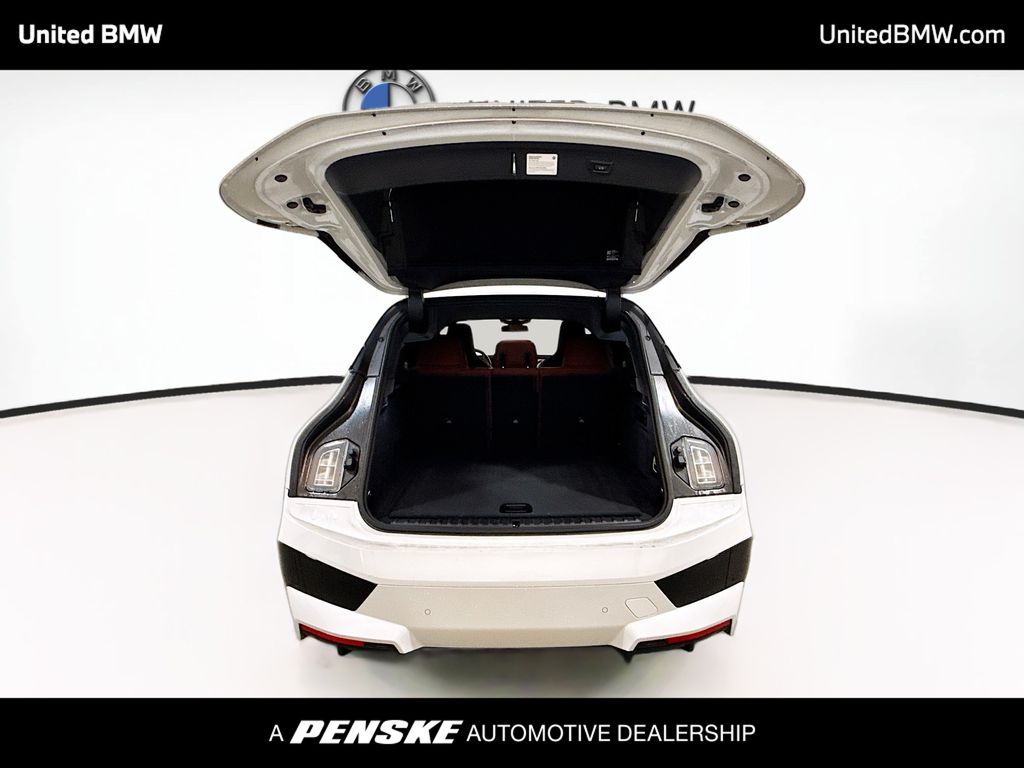 Thumbnail: 2022 BMW iX - 14