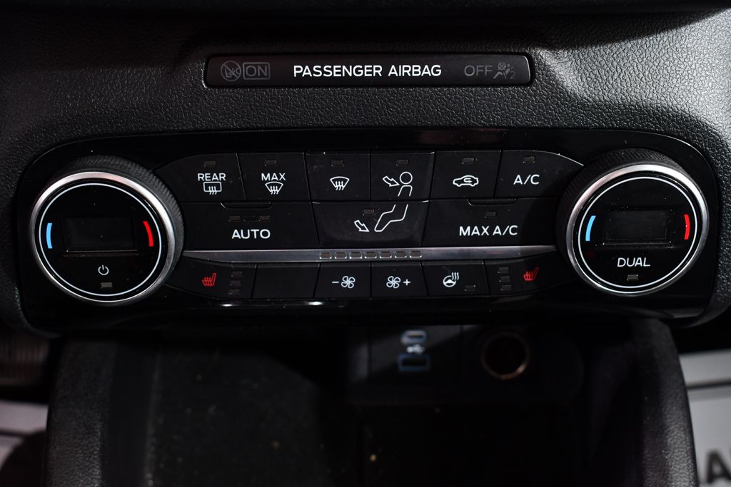 Used 2021 Silver Ford SEL image 29