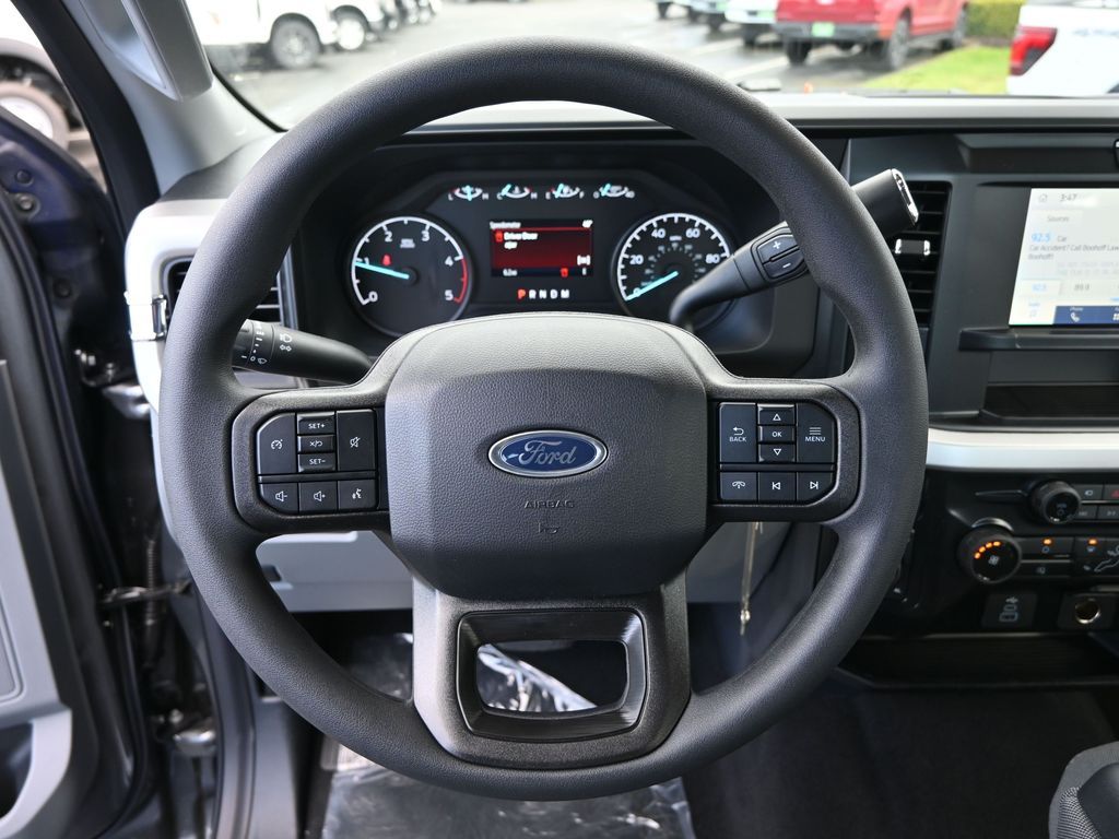 2025 Ford F-350 Super Duty XL