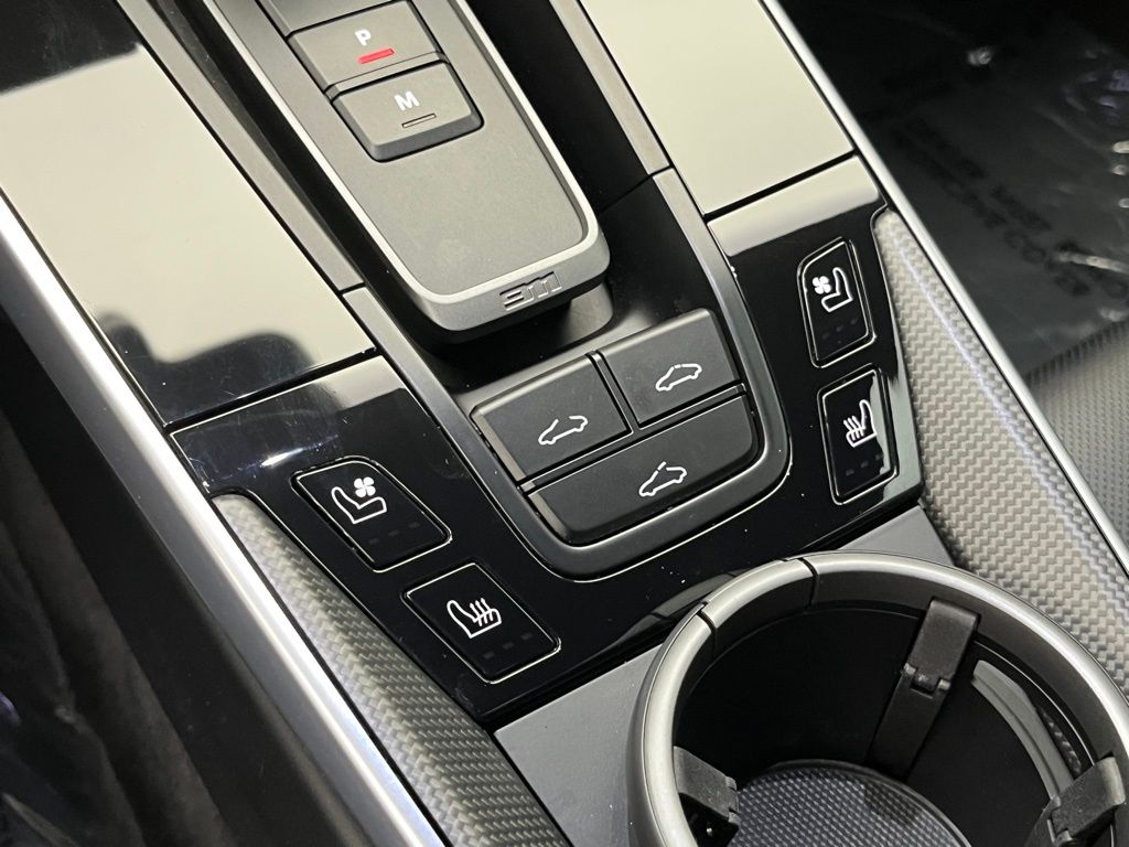 Thumbnail: 2020 Porsche 911 - 19