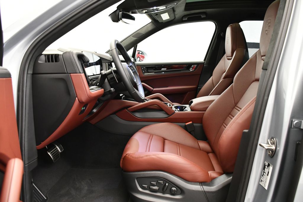 Thumbnail: 2026 Porsche Cayenne - 5