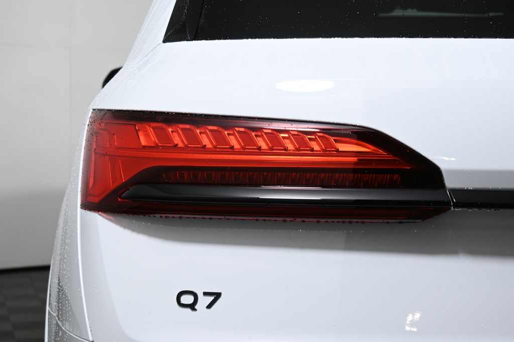 2025 Audi Q7  12