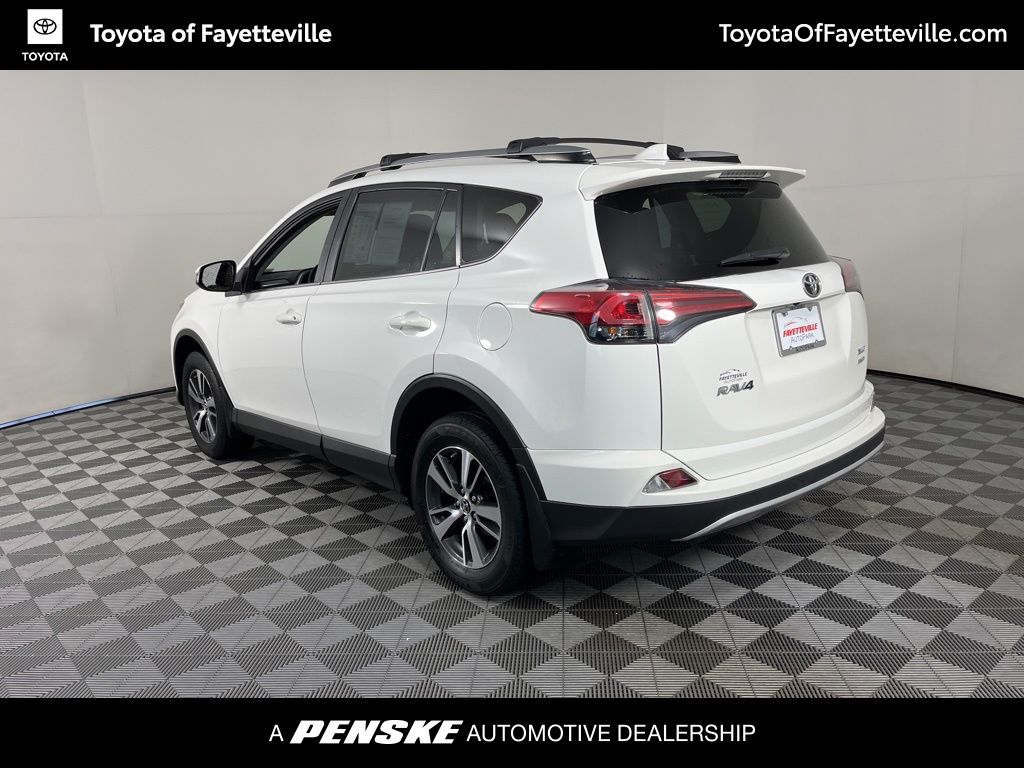 2018 Toyota RAV4 XLE 14