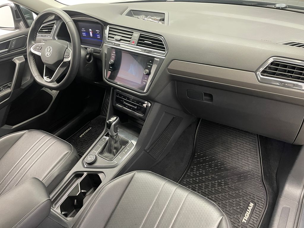 Thumbnail: 2022 Volkswagen Tiguan - 16