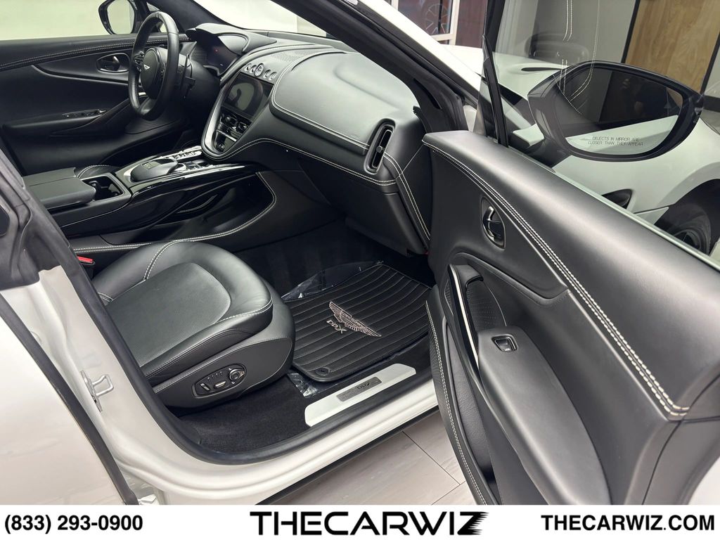 2021 Aston Martin DBX