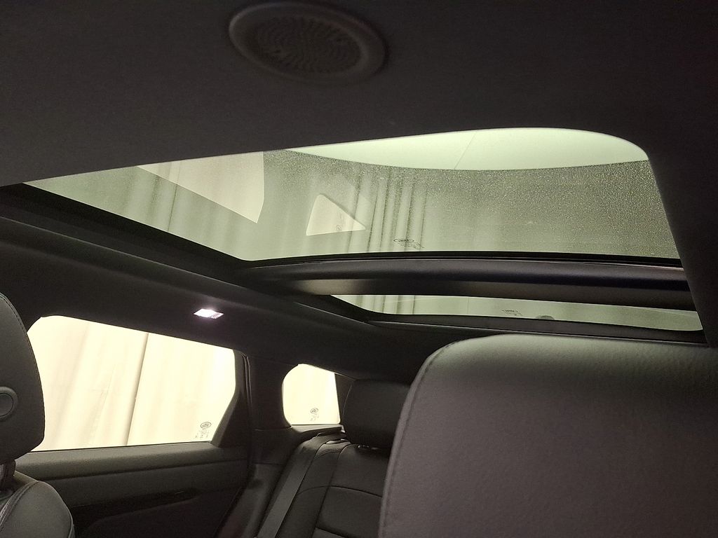 Thumbnail: 2025 Land Rover Range Rover Evoque - 15