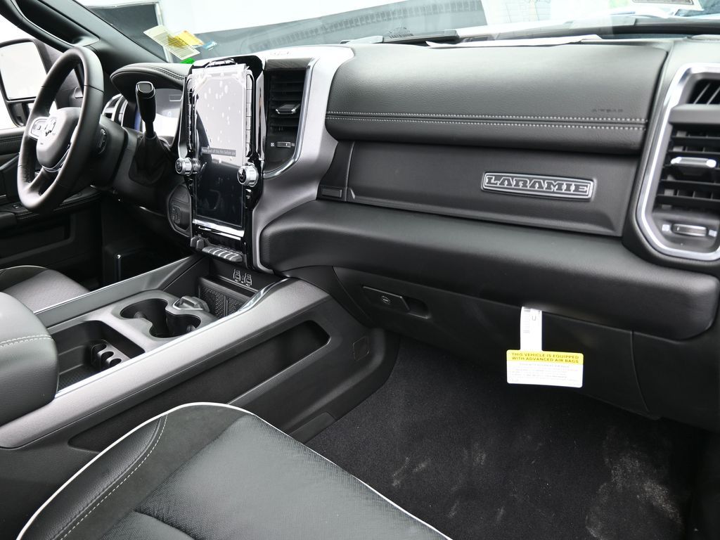 New 2026 Diamond Black Crystal Pearlcoat Ram Laramie image 42