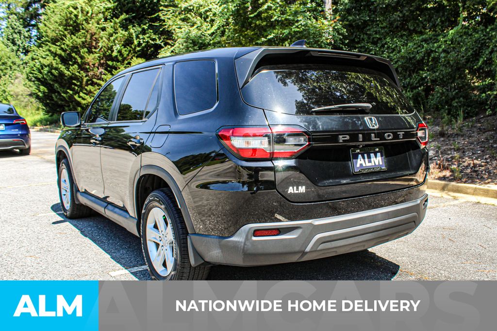 Used 2024 Black Honda LX image 4