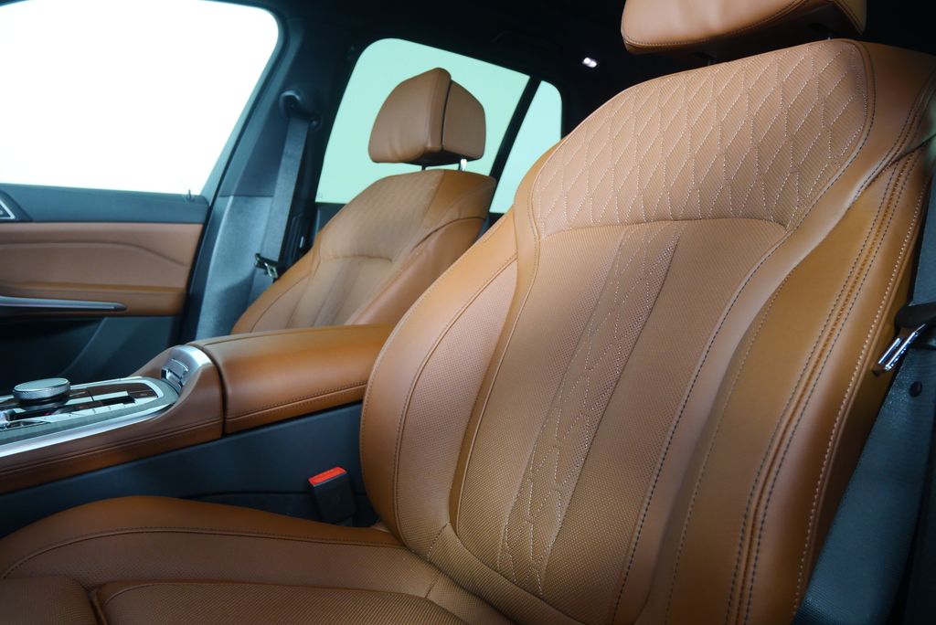 Thumbnail: 2026 BMW X5 - 10