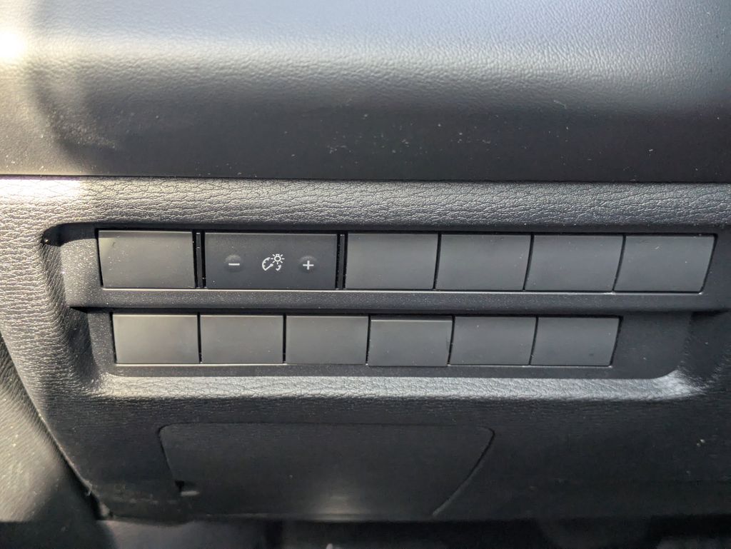 2025 Mitsubishi Outlander Plug-in Hybrid SE - Photo 23