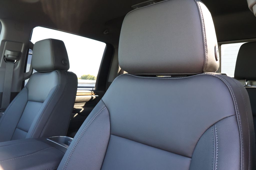 Thumbnail: 2026 Chevrolet Silverado 2500 - 14