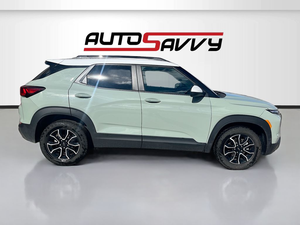 Used 2025 Green Chevrolet ACTIV image 8