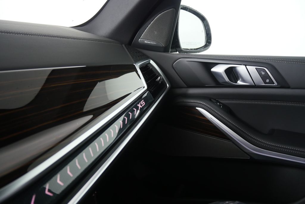 Thumbnail: 2026 BMW X5 - 24